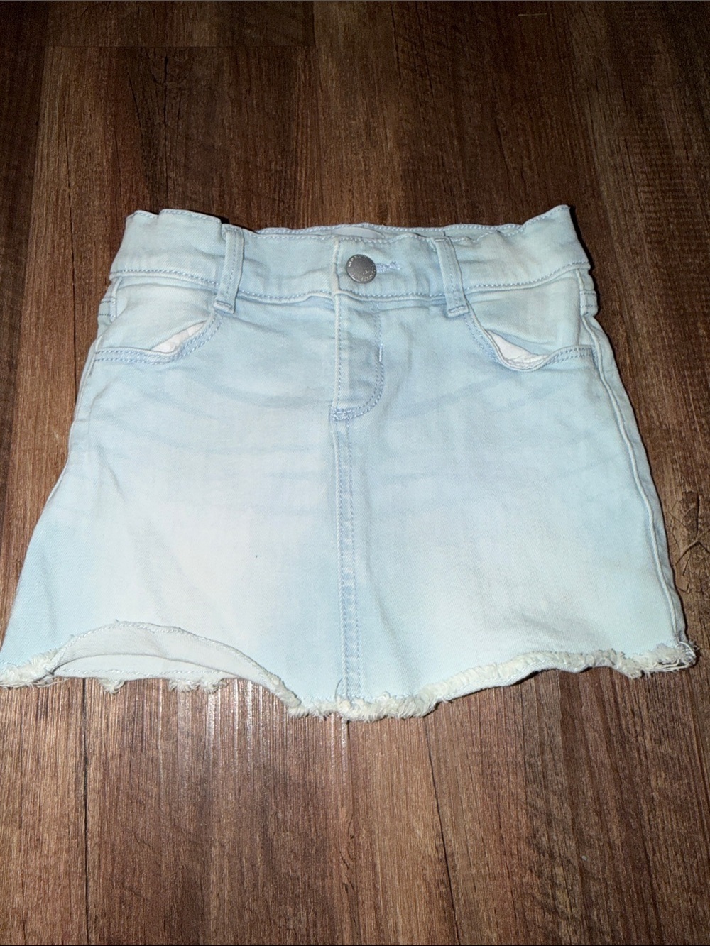 Girls Old Navy Denim Skirt Light-wash size 3t